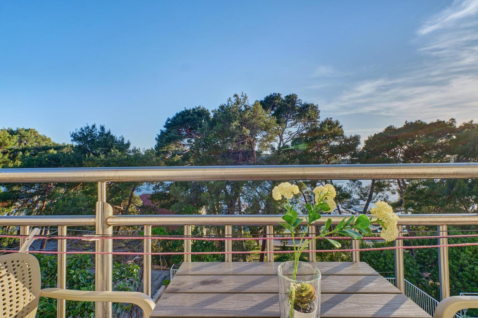 Calma Sea View Rooms Mali Lošinj Exterior foto